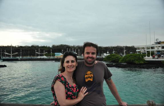 O simpático pier de Pueto Ayora, a principal cidade da Ilha de Santa Cruz, em Galápagos